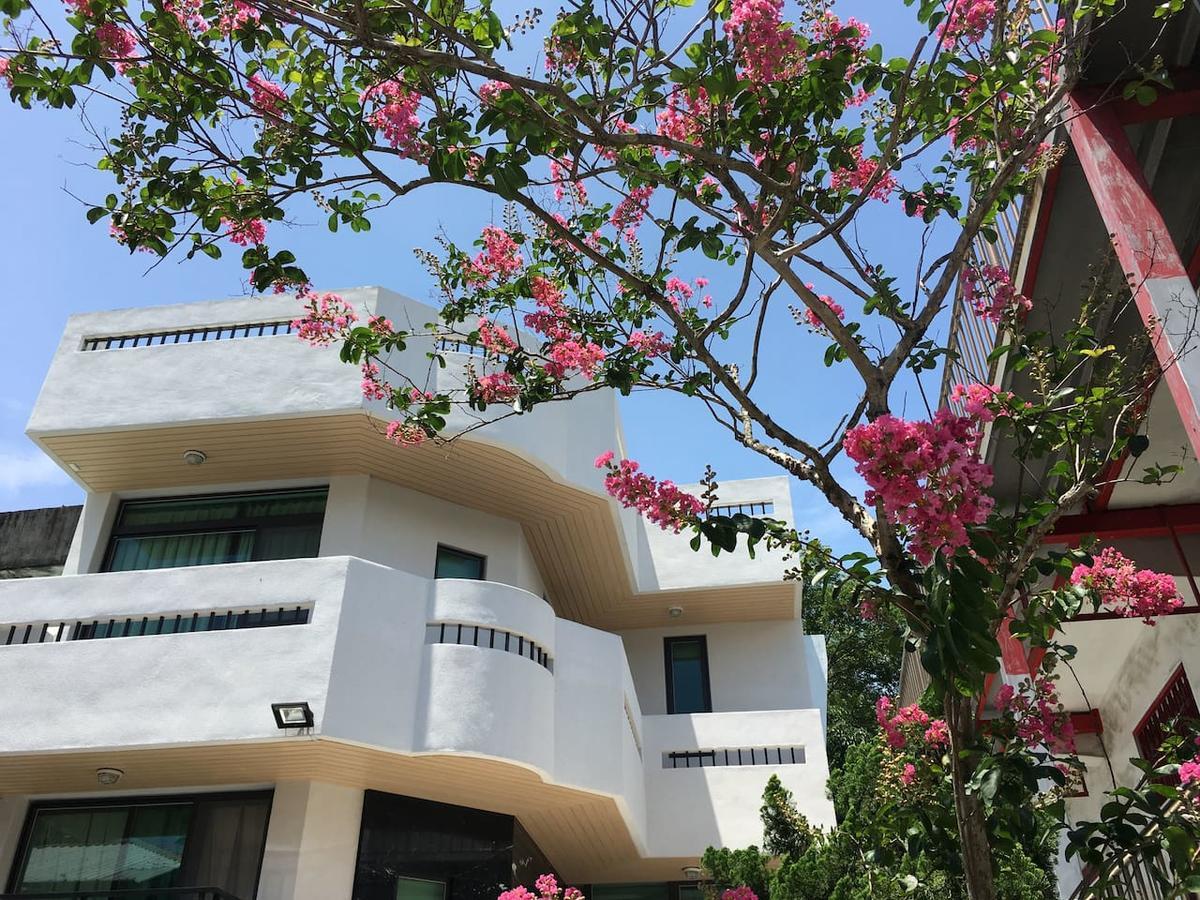 Literature River Bank 文學河岸 民宿 Città di Hualien Esterno foto